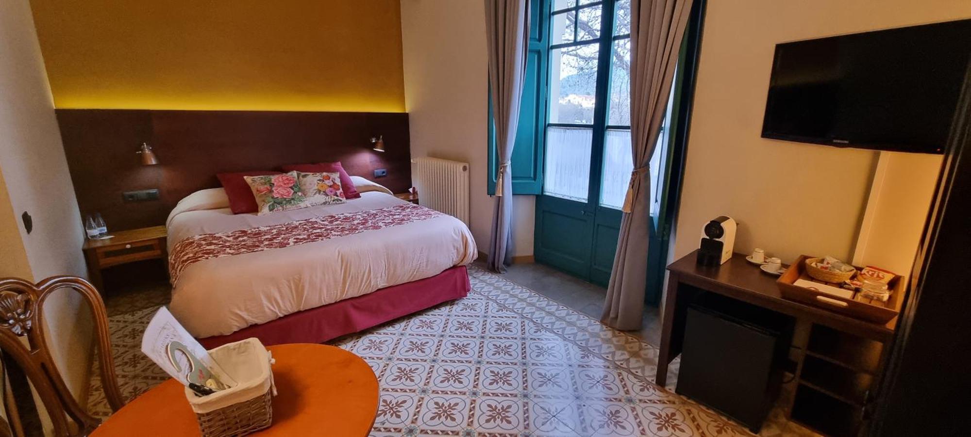 Hotel Els Jardins De La Martana à Besalú Extérieur photo