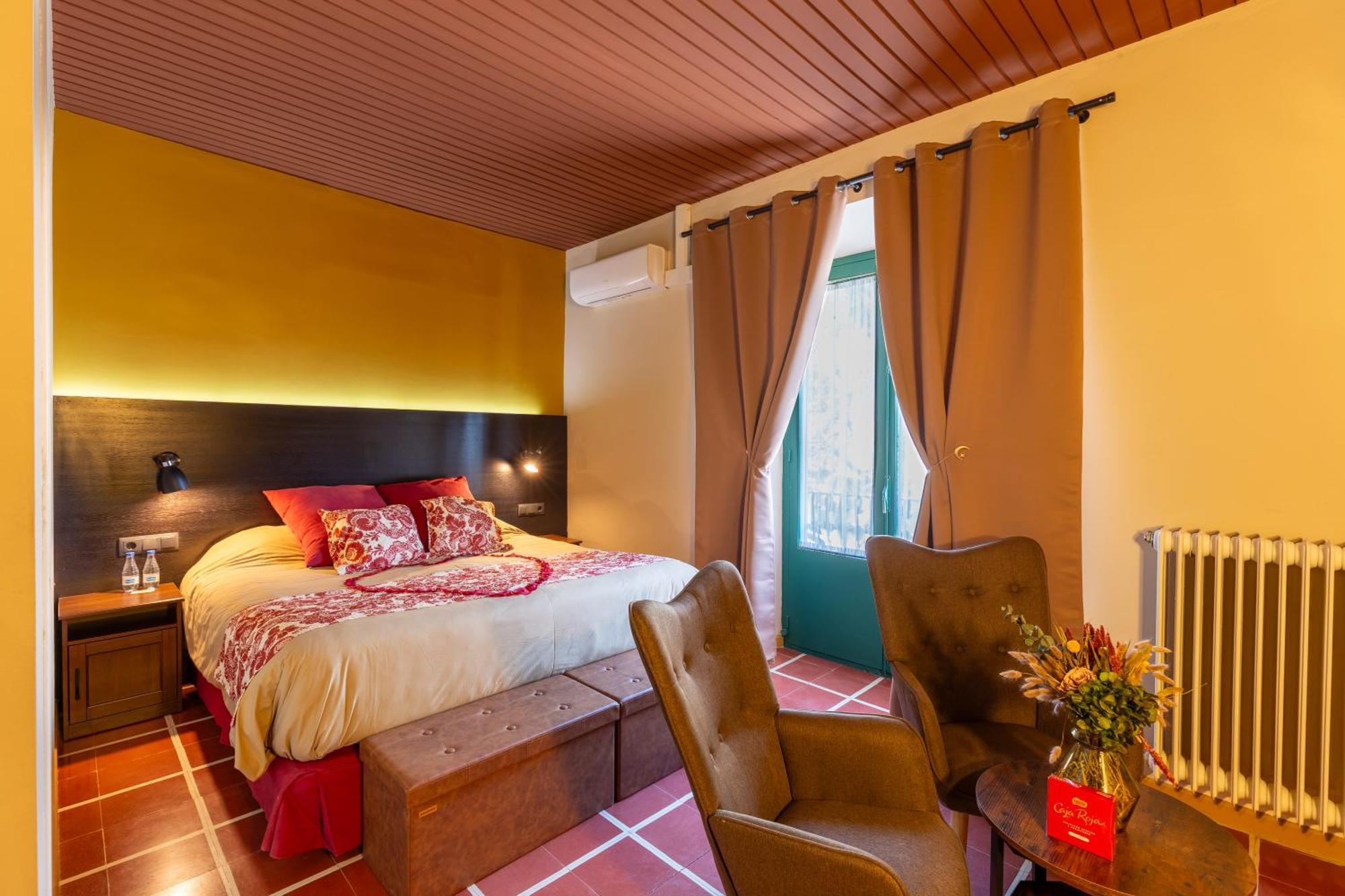 Hotel Els Jardins De La Martana à Besalú Extérieur photo