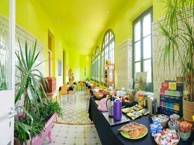 Hotel Els Jardins De La Martana à Besalú Extérieur photo